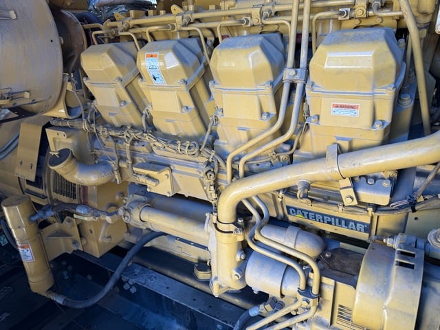 1000 KW Caterpillar #3508B, Mobile Diesel Generator, 1503 amps, 1800 RPM, 277/480 Volts, 492 hours, 2005 - Image 2