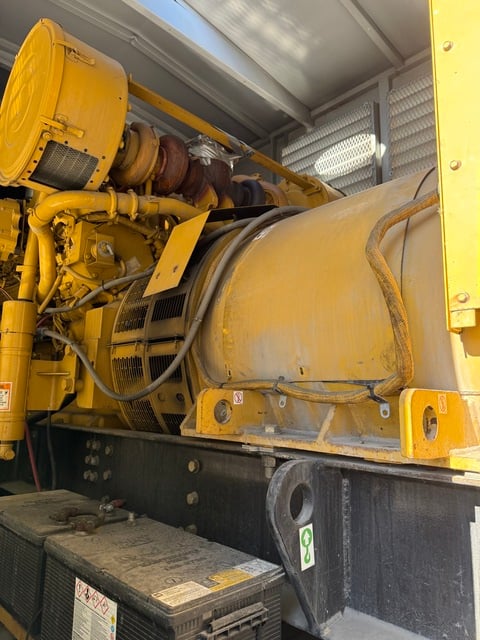 1000 KW Caterpillar #3508B, Mobile Diesel Generator, 1503 amps, 1800 RPM, 277/480 Volts, 492 hours, 2005 - Image 6