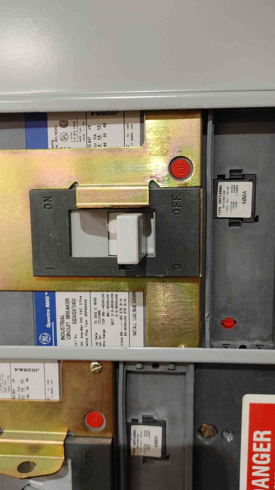 400 Amp. General Electric Spectra Series, Panelboard, 208/120 Volts, 3PH, 4W, 12 Breakers - Image 10