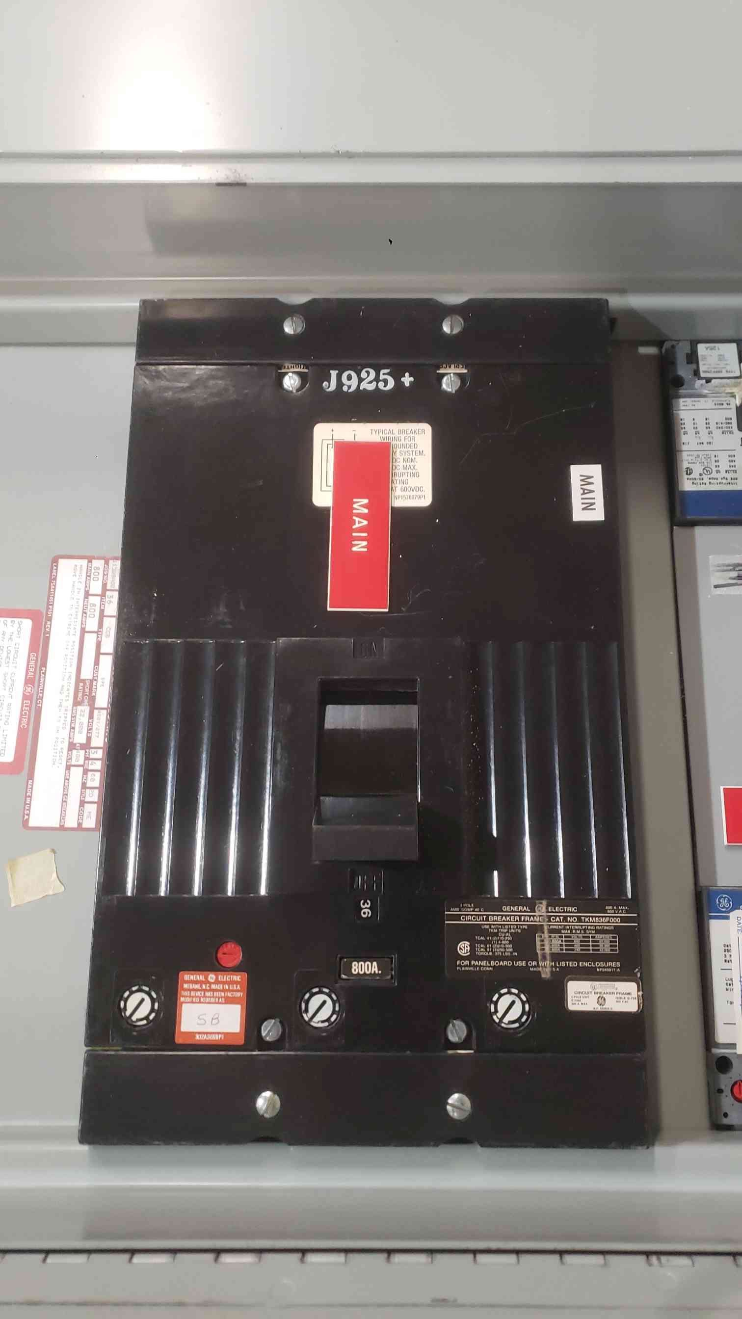 800 Amp. General Electric, Panelboard, 480/277 Volts, 3PH, 10 Breakers & Main - Image 4