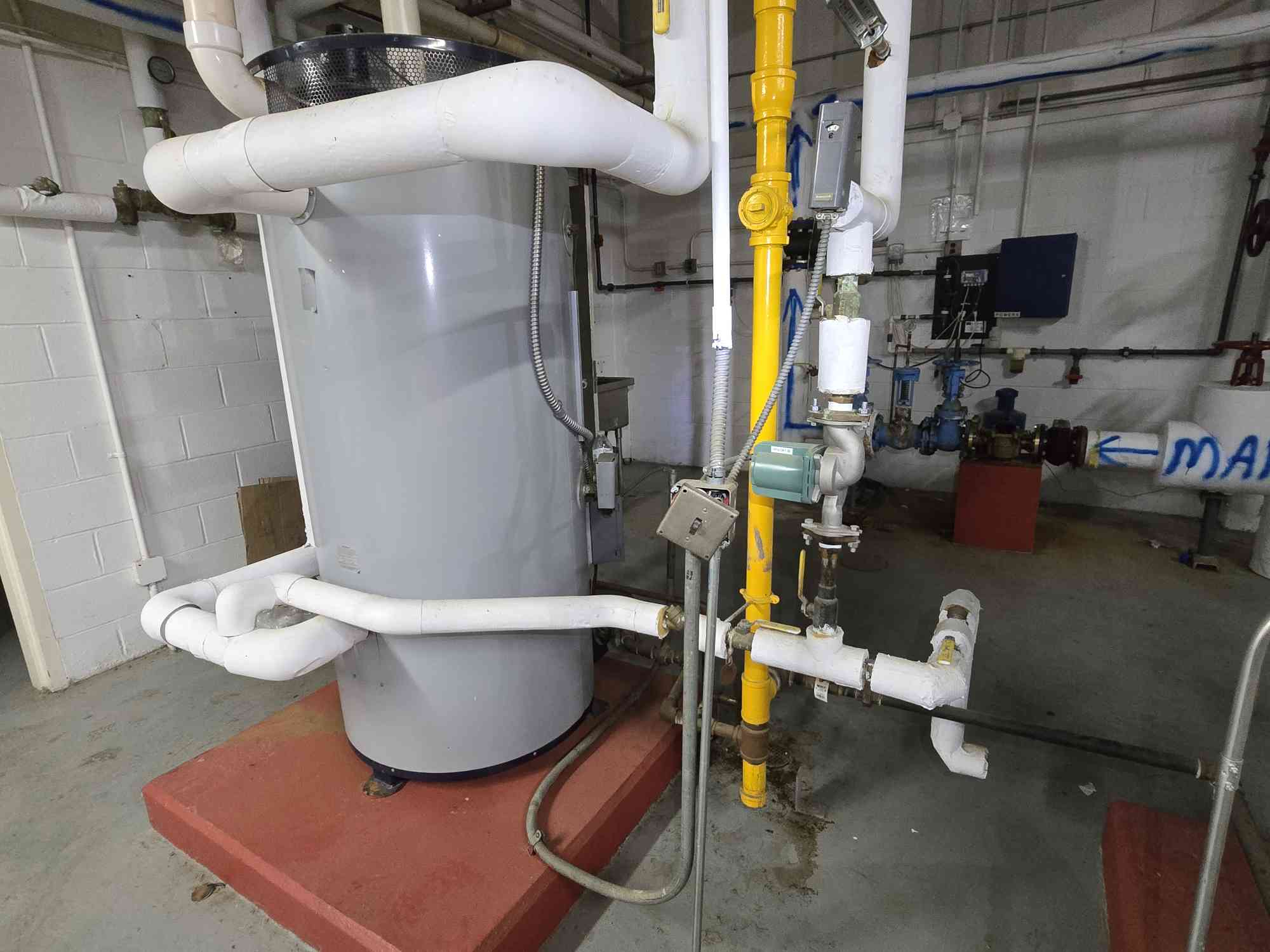 State Sandblaster Force #SDV100199NESHW, Commercial Water Heater, Nat Gas, 100 Gal, 2003 - Image 3