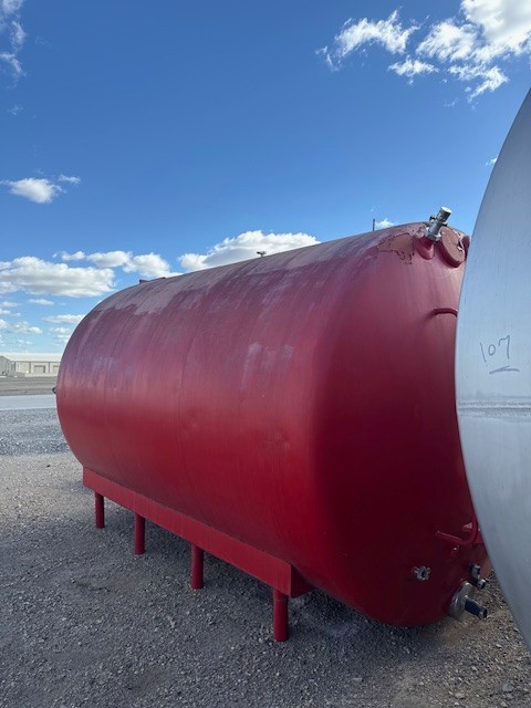 4000 gallon Stainless Steel Insulated Horizontal Storage Tank - Image 1