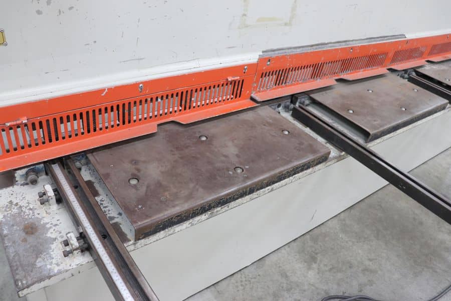1/4" x 10' Durma #DHGM-3006, CNC plate shear, 36" back gauge, 58" squaring arm, foot pedal, 2002 - Image 10