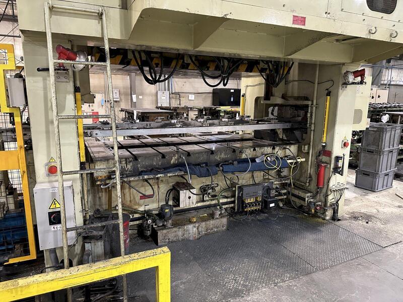 330 Ton, Aida #NC2-3000(2)E, straight side double crank press, 11" stroke, 23" Shut Height, 3.93"ram adj. - Image 5