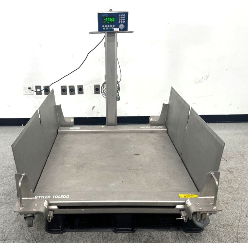 Mettler Toledo #IND570, portable floor scale, fold down ramps - Image 1