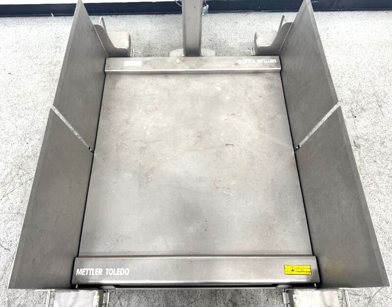 Mettler Toledo #IND570, portable floor scale, fold down ramps - Image 5
