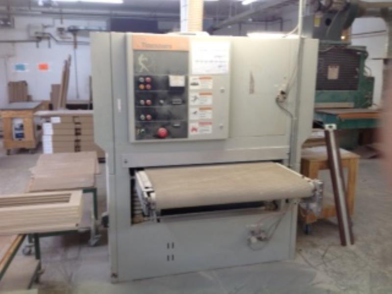42" Timesavers #143-2-OB, Orbital Sander, 5" wide platens, 3 HP & 0.75 HP drive motor, 5-15 FPM conveyor belt - Image 2