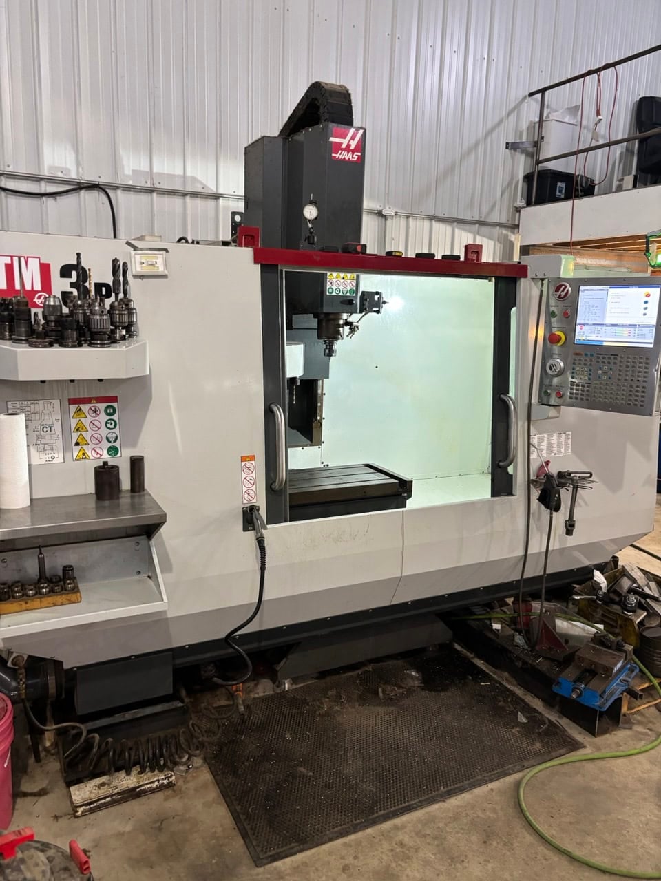 Haas #TM-3P, CNC Mill, 40" X, 20" Y, 16" Z, 6000 RPM, 7.5 HP, 10 tool, rigid tap, Chip Auger, Coolant, 435 - Image 2