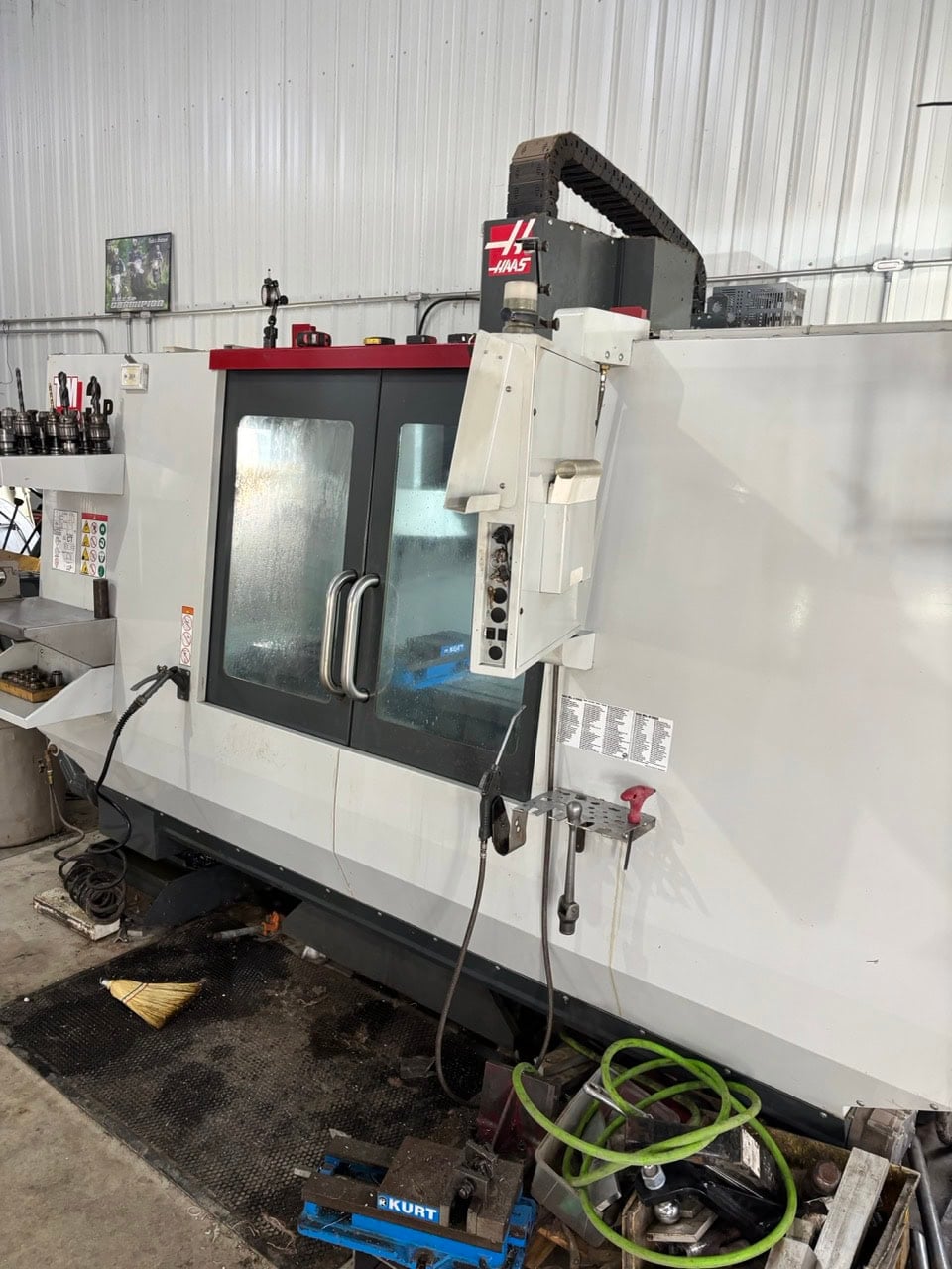 Haas #TM-3P, CNC Mill, 40" X, 20" Y, 16" Z, 6000 RPM, 7.5 HP, 10 tool, rigid tap, Chip Auger, Coolant, 435 - Image 3