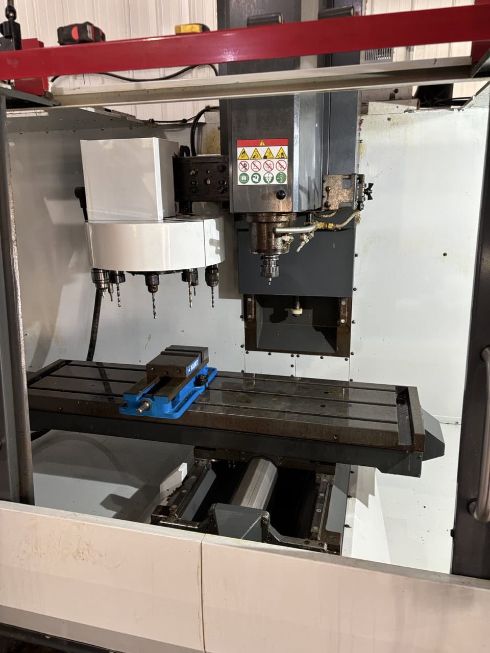 Haas #TM-3P, CNC Mill, 40" X, 20" Y, 16" Z, 6000 RPM, 7.5 HP, 10 tool, rigid tap, Chip Auger, Coolant, 435 - Image 4