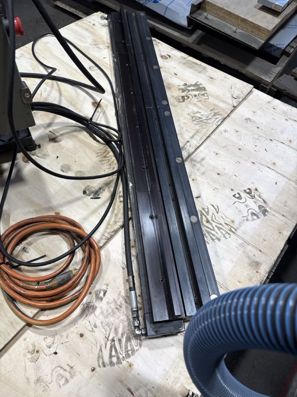 28 Ton, Adira Prima Power #P-0212, Hydraulic Press Brake, 4' overall, 4 HP, 8" stroke, 2012 - Image 8
