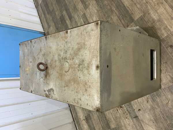 40" x 18.5" x 34" tombstone fixture, drill & tapped hole - Image 4