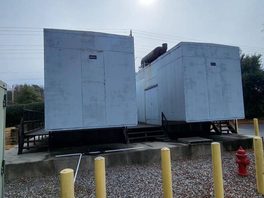 2000 KW Cummins #DQKAB, generator set, QSK60, Tier 2, 480 Volts, 158 hours, enclosure, base tank, 2007 - Image 2