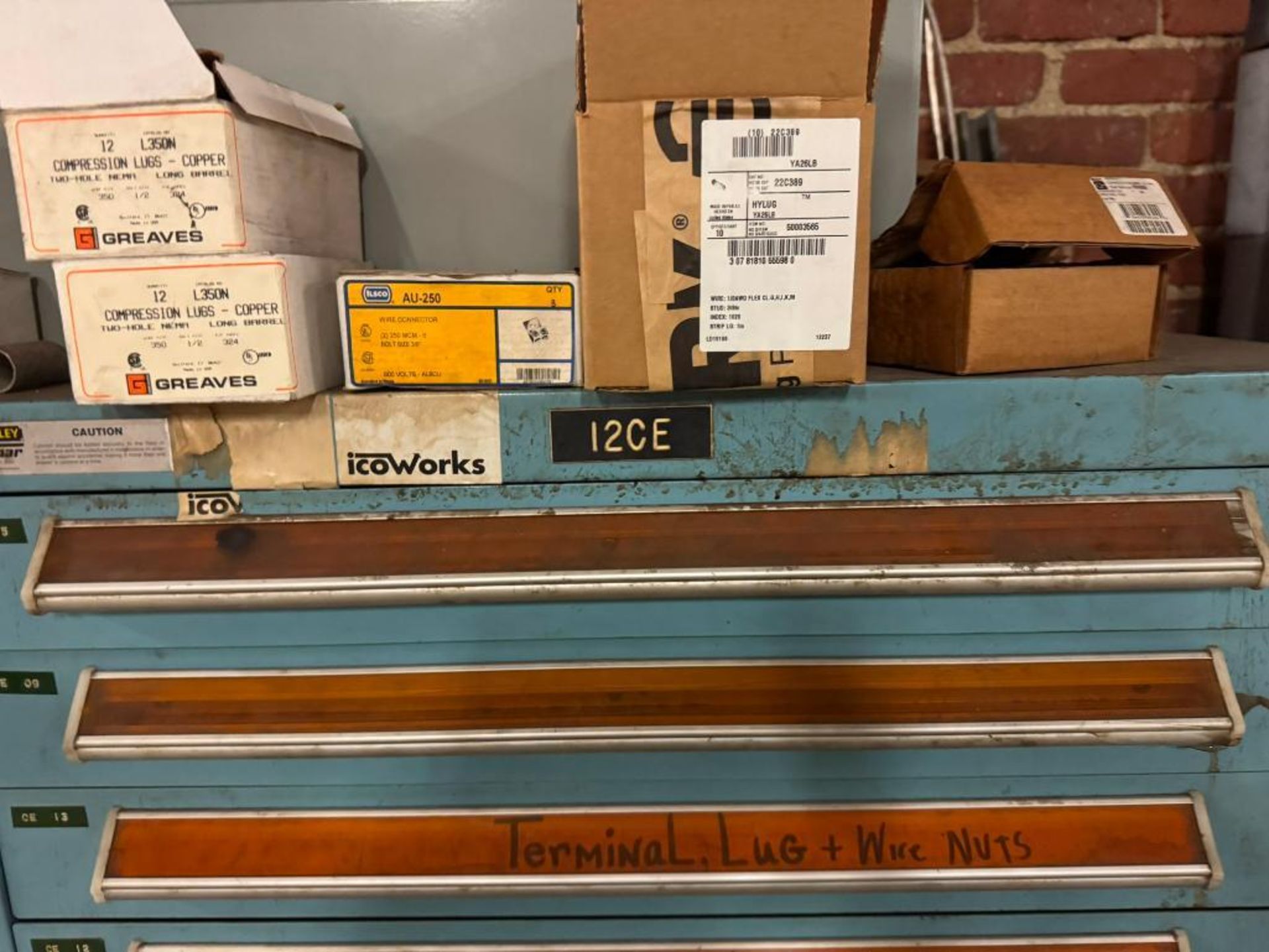 15 Drawer Vidmar, Tool Cabinet w/ Deviders - Image 2