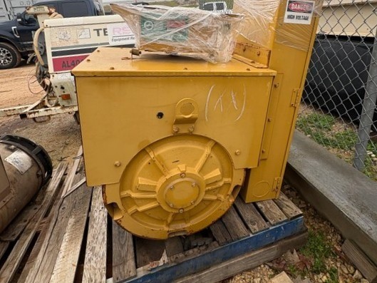 450 kW, 1800 RPM, Caterpillar LC6124D Generator, 12 Lead, Single Bearing - Image 3
