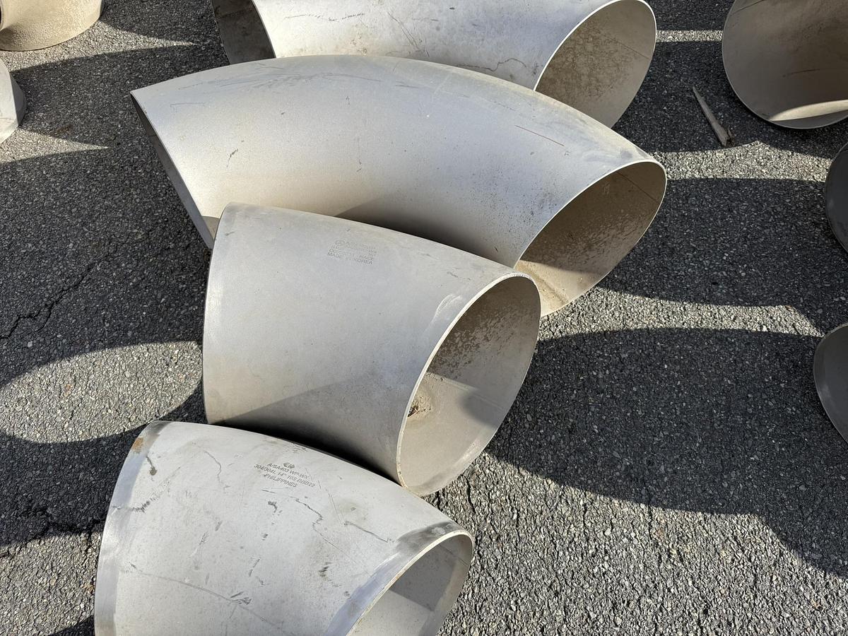 lot of large industrial pipe fittings & pipe junct - Image 3