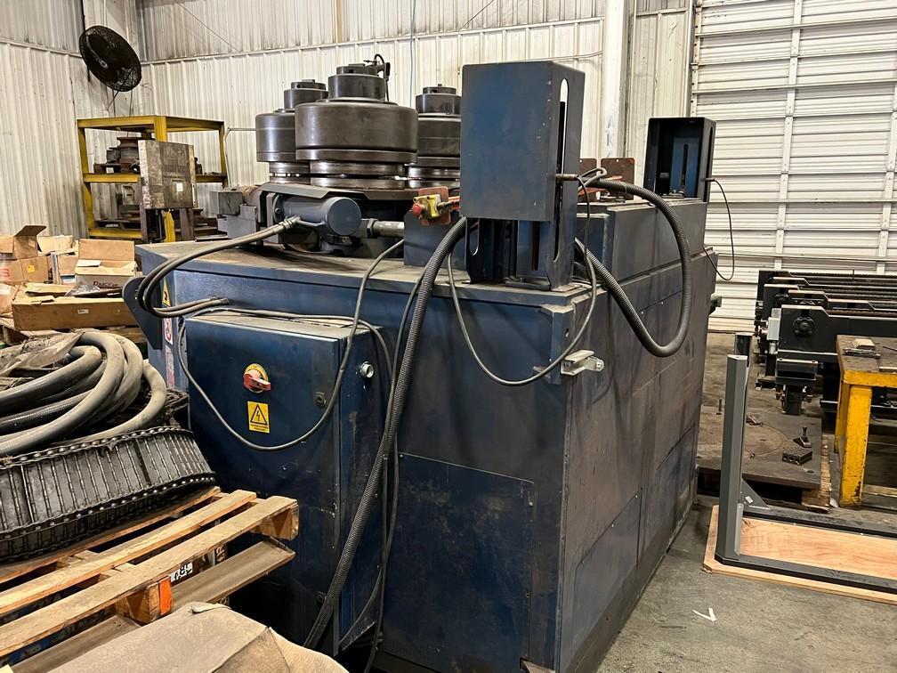 6" x 6" x 1/2" Faccin #RMCI-170, hydraulic angle bending roll, 6.7" shaft diameter, 18.9" roll diameter - Image 1