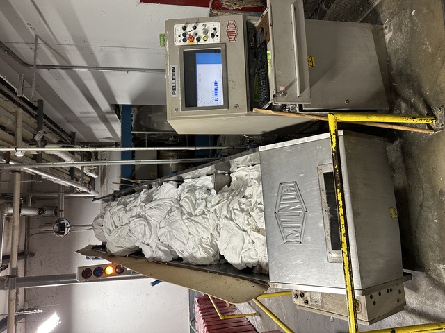 Milnor #CONWA306, Minor Loading/Weighing Conveyor, 6-Pockets, 110 lb. capacity, 480 V, 1998 - Image 4