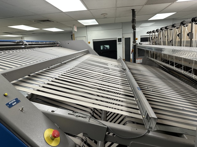Chicago Dryer #S-16-2000, Folder w/Stacker, Left-Hand Discharge, 120" Width, 2.3 HP, 208 V, 2009 - Image 4