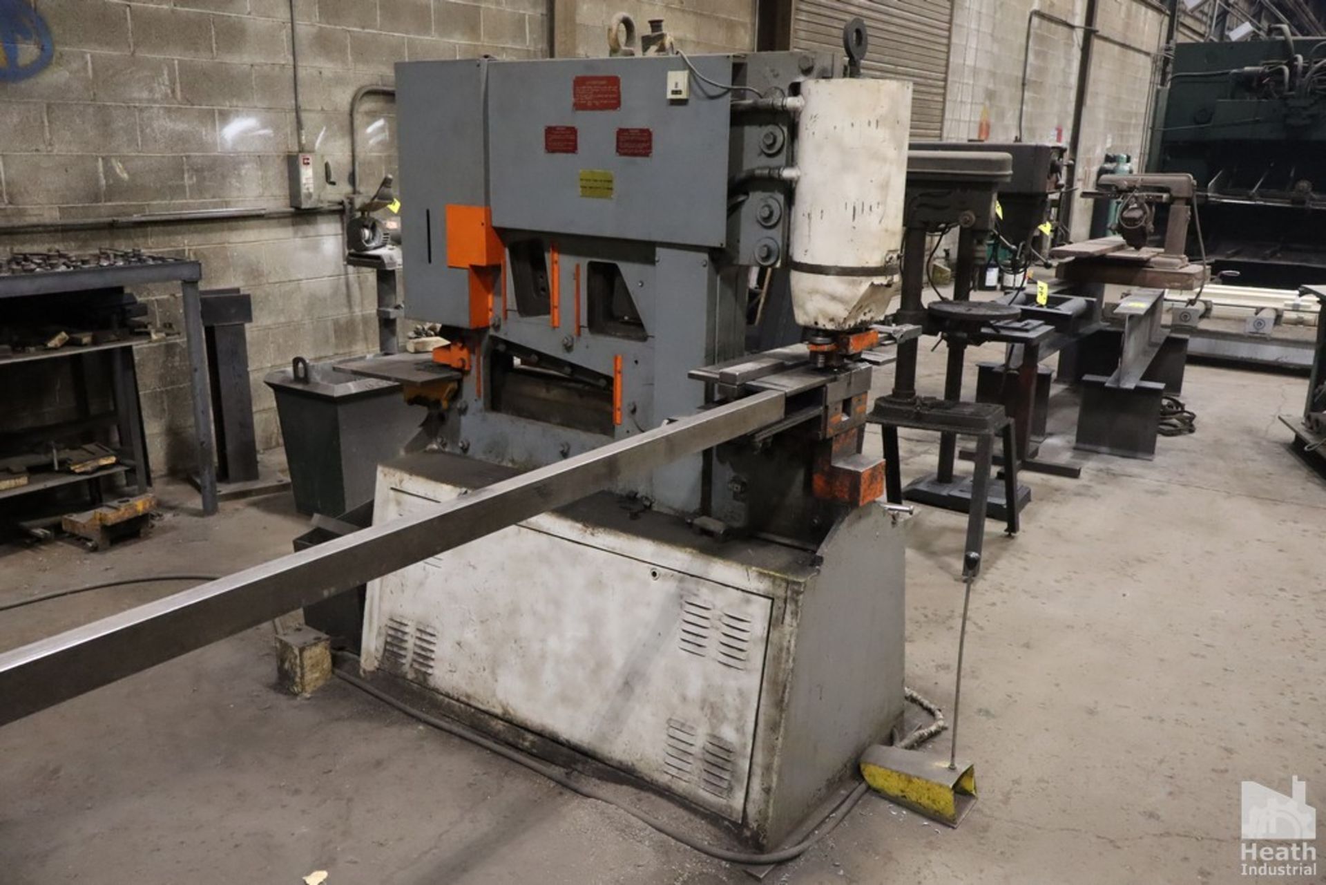 5" x 5" x 1/2" Geka #Hydracrop-80/A, ironworker, 88 ton, 20" throat, 3" stroke, 6.5 HP, 1995 - Image 2