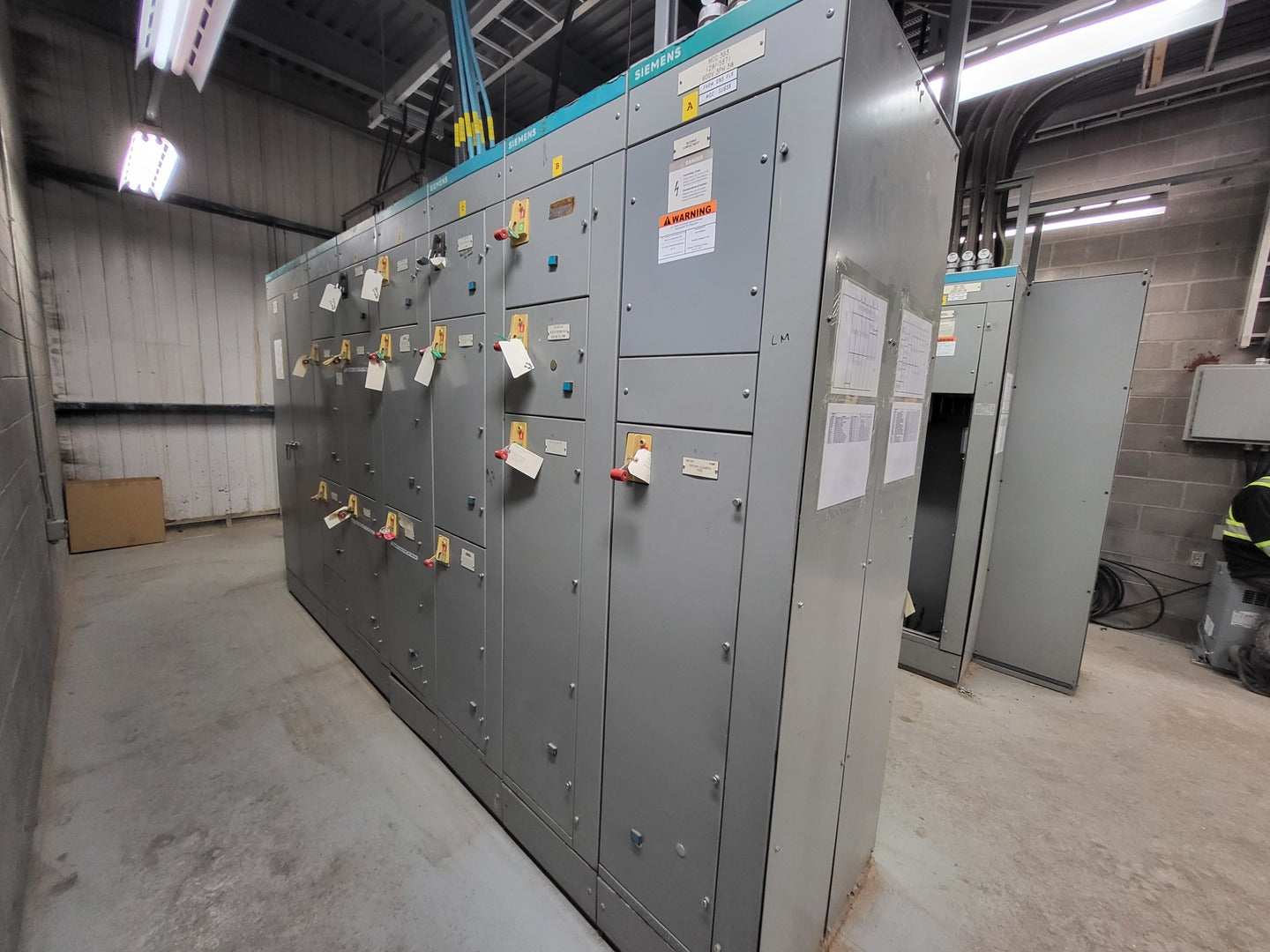 Siemens, 8PX, 600 Volts, Double-Sided Motor Control Center, 3PH - Image 1