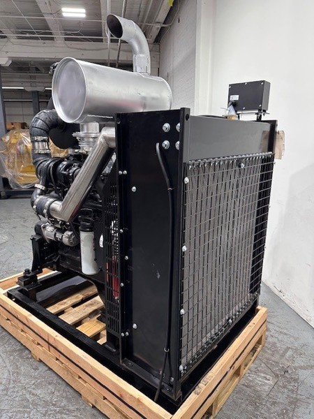 300 HP Cummins #6CTAA8.3-C300, Power Unit, sound attenuated enclosure 2, warranty, new - Image 2