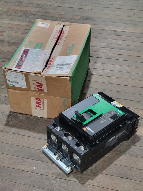 700 Amps, Square D #MJA36700, PowerPact I-Line Circuit Breaker, 3P, 600 Volts, unused - Image 1