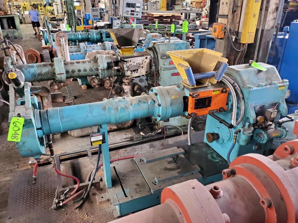 3.5" NFM, Cold Feed Rubber Extruder, 16:1 L/D, power feed roll - Image 2