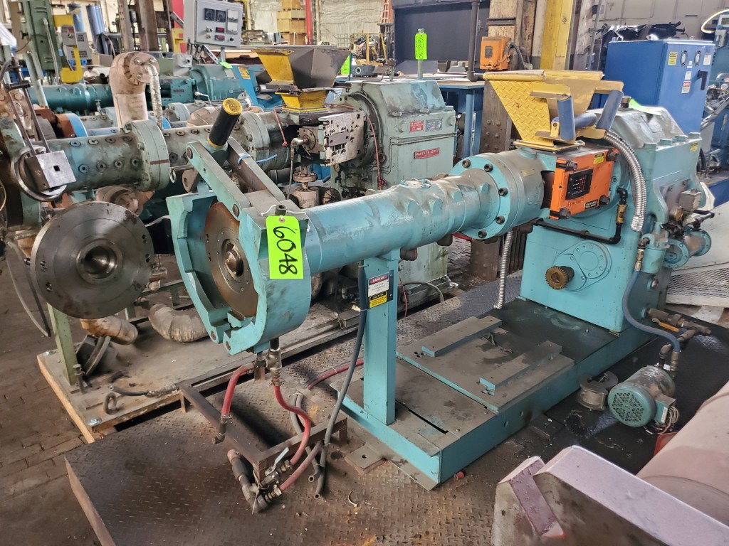 3.5" NFM, Cold Feed Rubber Extruder, 16:1 L/D, power feed roll - Image 5