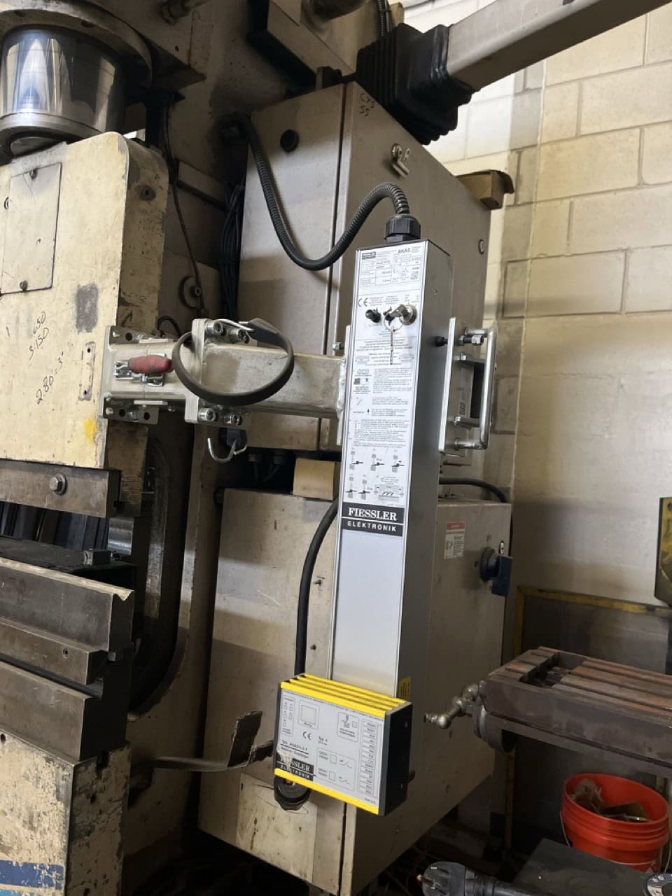 100 Ton, Wysong #PH-100-120, CNC Hydraulic Press Brake, 10' overall, 102" between housing, 8" stroke, 10 HP - Image 3