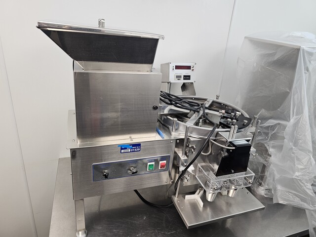 CVC #CVC-SC202, Table Countertop Capsule/Tablet Counter, semi or fully automatic - Image 1