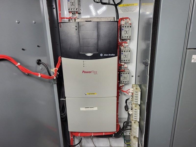 40 HP Allen-Bradley, YUTKNPN90/2AZ, Variable Frequency Drive, 41 amps, 600 Volts, 3PH - Image 4