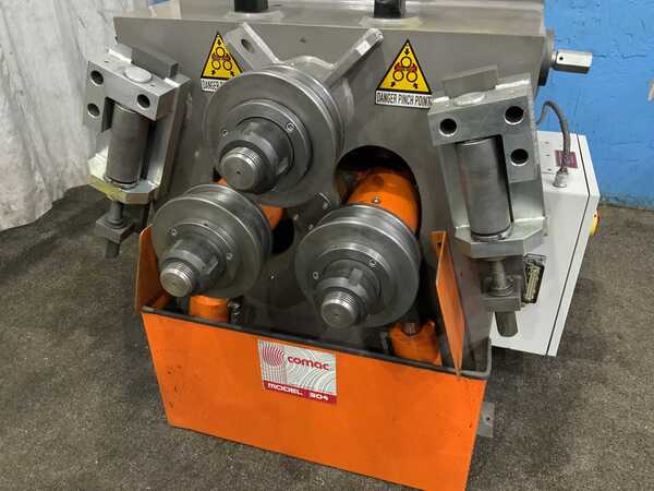 Comac #304HV, hydraulic angle rolls, leg-in/leg-out guides, 5 HP, 17 FPM, 2011 - Image 3