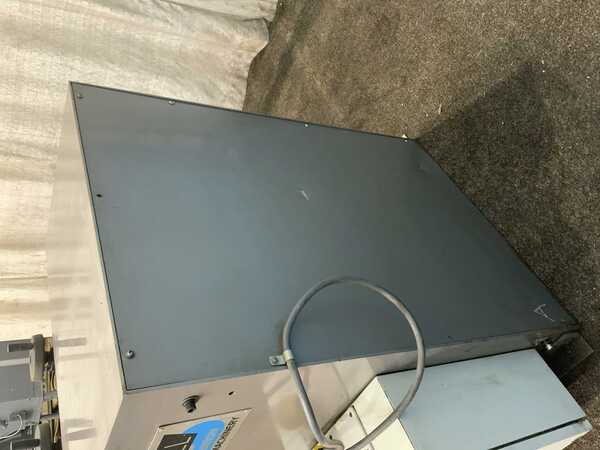 Comac #304HV, hydraulic angle rolls, leg-in/leg-out guides, 5 HP, 17 FPM, 2011 - Image 9