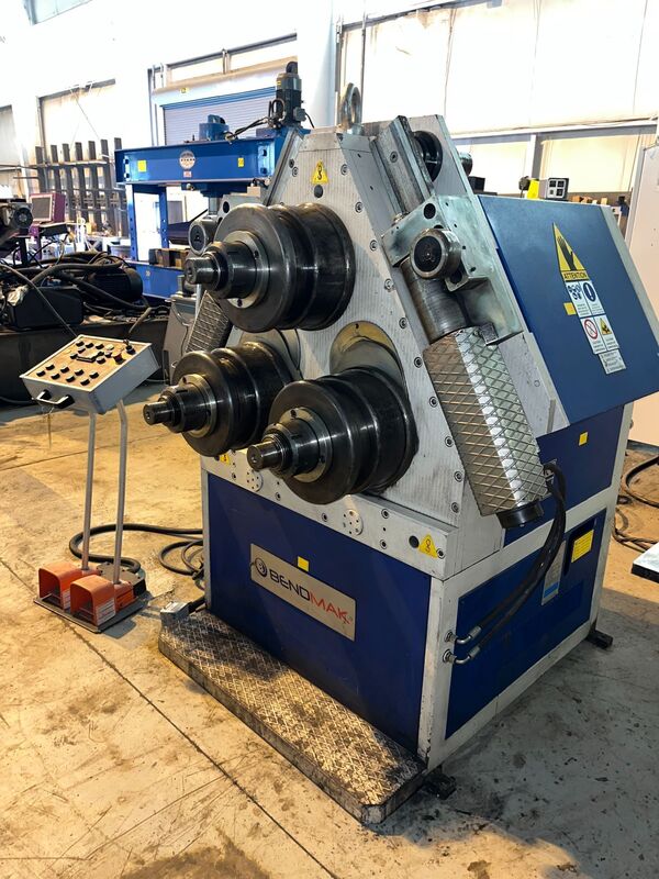 4" x 4" x 3/8" Bendmak #Pro-100, horizontal/vertical hydraulic angle bending roll, 3-rolls driven - Image 2