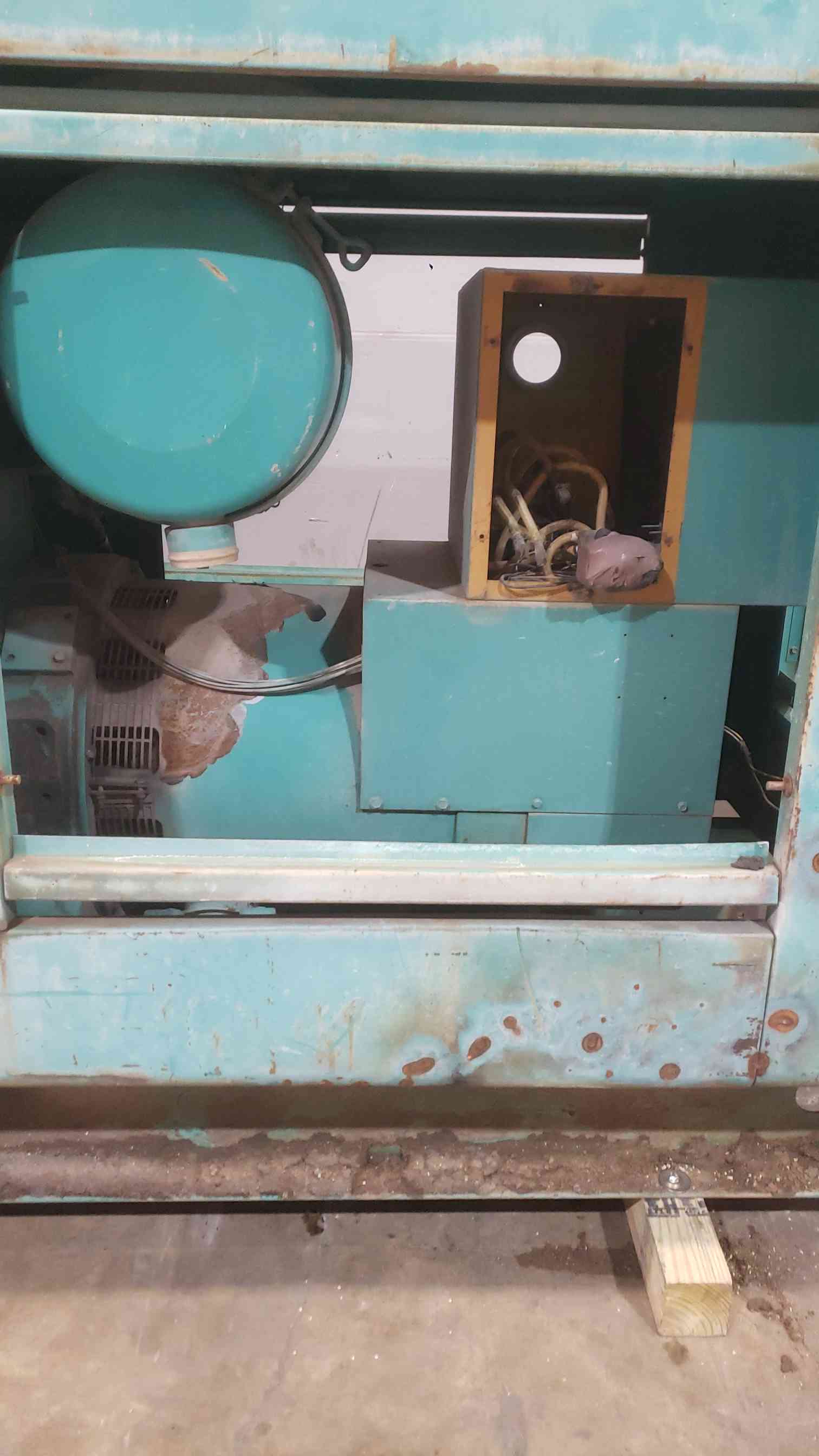125 KW Onan #125.ODYD-15R/20904H, Diesel Generator, #685-T engine, 1 & 3PH, 819 Hrs - Image 3