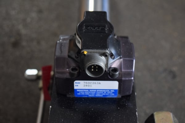 MTS #224.21, 11 KIP (50kN) hydrauic actuator, 10" dynamic stroke, 10.8" static stroke - Image 4