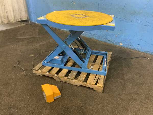 3000 lb. Model RTMX-30. hydraulic scissor lift table, 6.5" lowered/32.5" raised height, 43" platform - Image 1