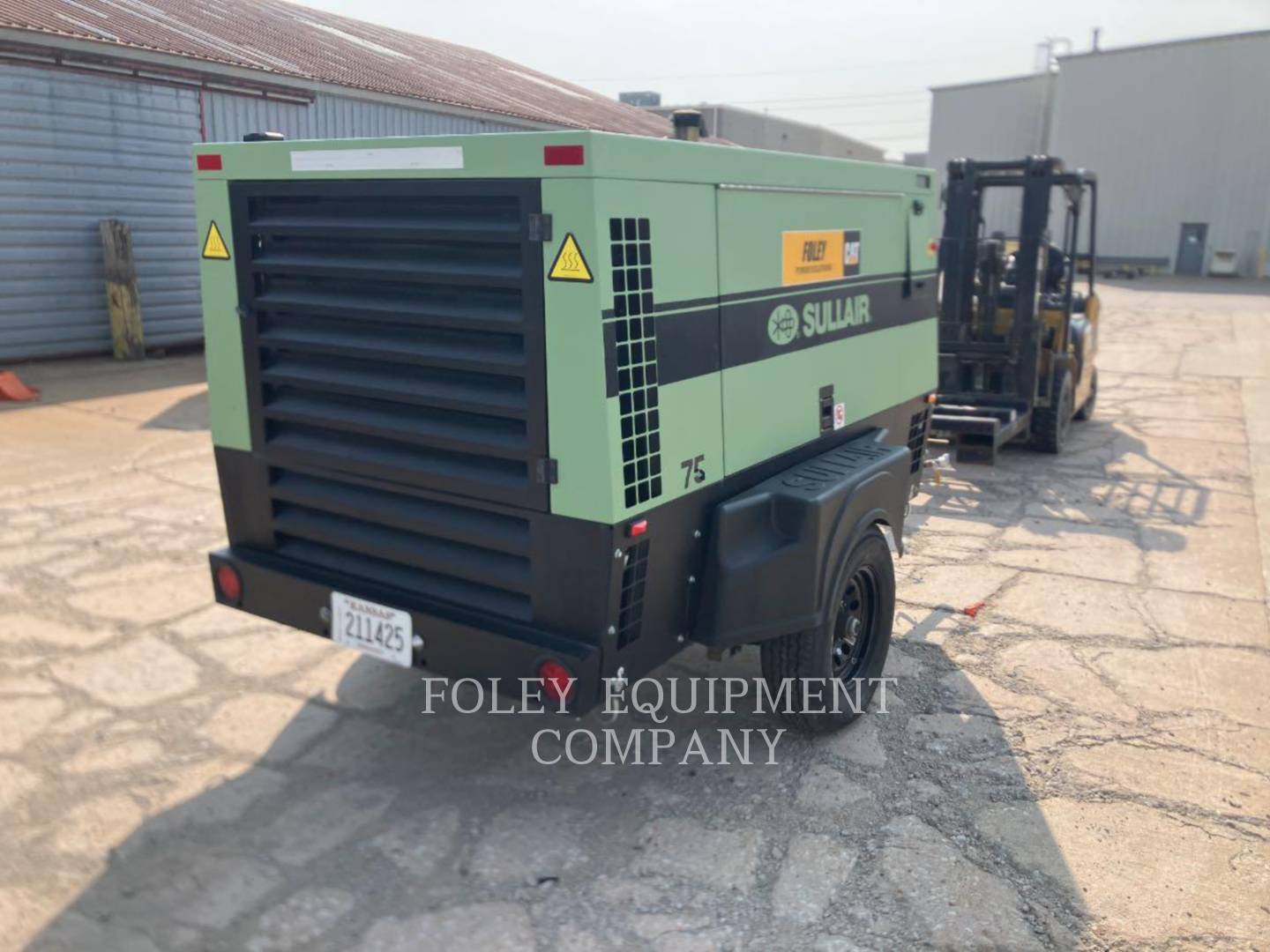375 cfm, 150 psi, Sullair #375HAF, mobile air compressor, Cat TF4 engine, 419 hours, 2024 - Image 3
