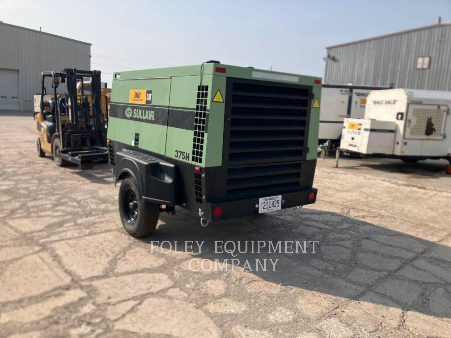 375 cfm, 150 psi, Sullair #375HAF, mobile air compressor, Cat TF4 engine, 419 hours, 2024 - Image 4