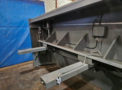 Haco #HDS-10x3/8, Guillotine Shear, 3/8" x 10', SP9 cnc, Refurbished, 1999 - Image 2