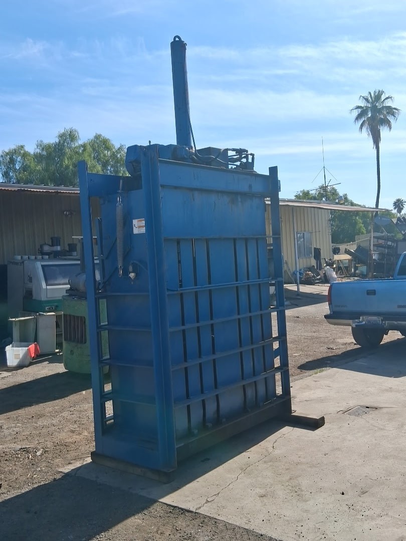 Kilkom #K1-9, Baling Press/Trash Compactor - Image 7