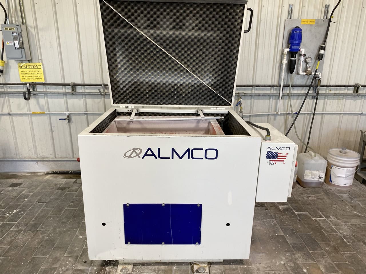 4.7 cu.ft., Almco #VB-1631, Vibratory Finishing Tub, 16.5" x 30.5" tub, 5 HP, 460 V., sound attenuated - Image 2