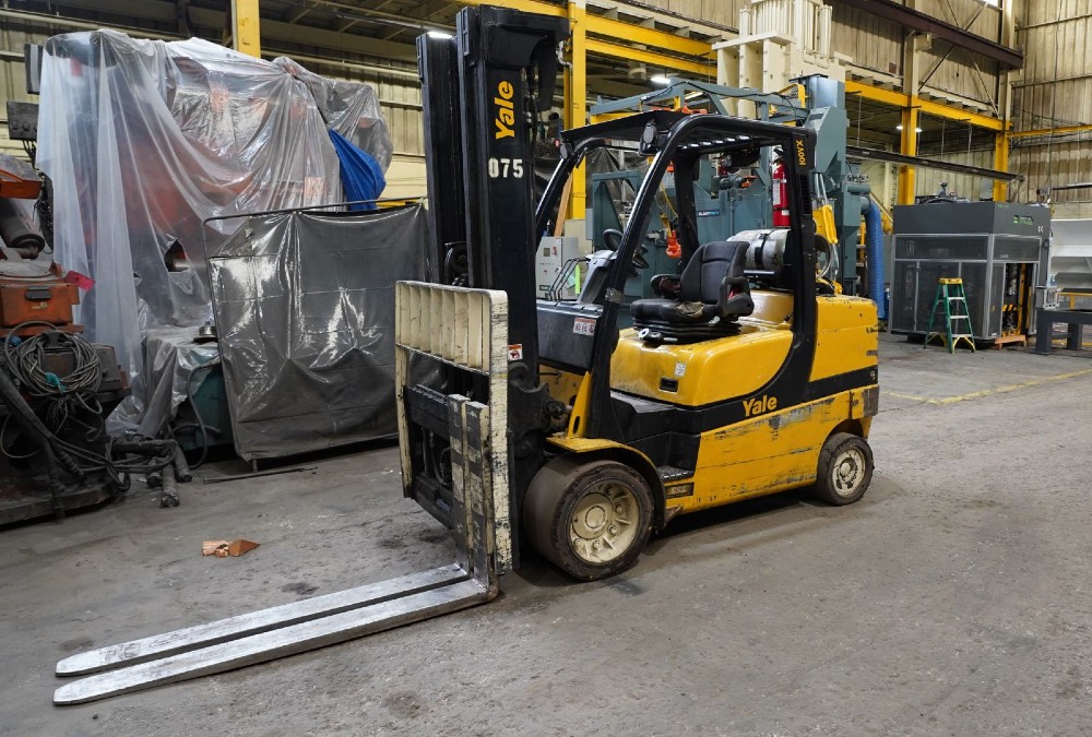 10000 lb. Yale #GLC100VXNKAE100, Liquified Propane Gas Forklift, 209" Lift Height, 2019 - Image 2