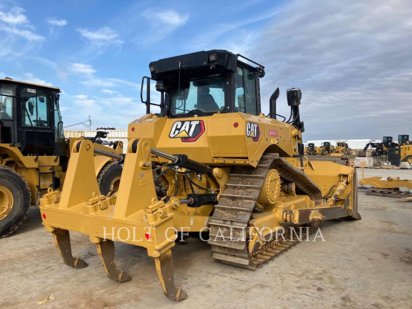 Caterpillar D7-17, Crawler Dozer, 641 hours, S/N: CM900362, 2023 - Image 3