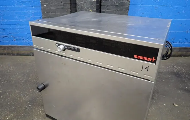 22" width x 16" D x 16" H Memmert #HCP108, Oven, 1 kW, 8.7 Amps, 115 V - Image 2