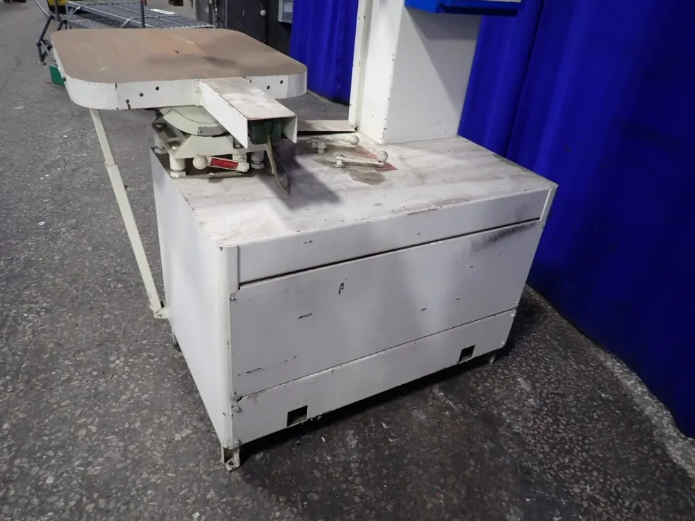 24" Grob Inc. #4V-24, Vertical Band Saw, 1983 - Image 7
