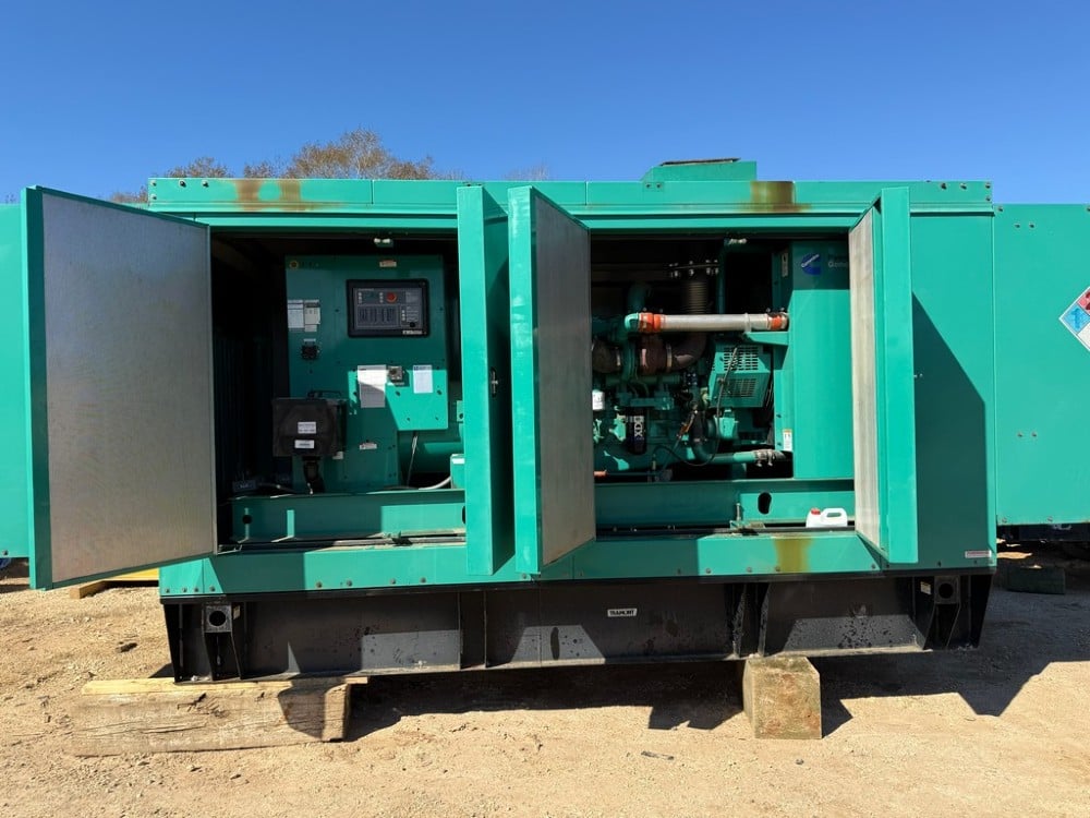250 KW Cummins #DQAD, QSM11 Generator Set, sound attenuated enclosure, w/Base Tank, Tier 2, 120/208 Volts - Image 4