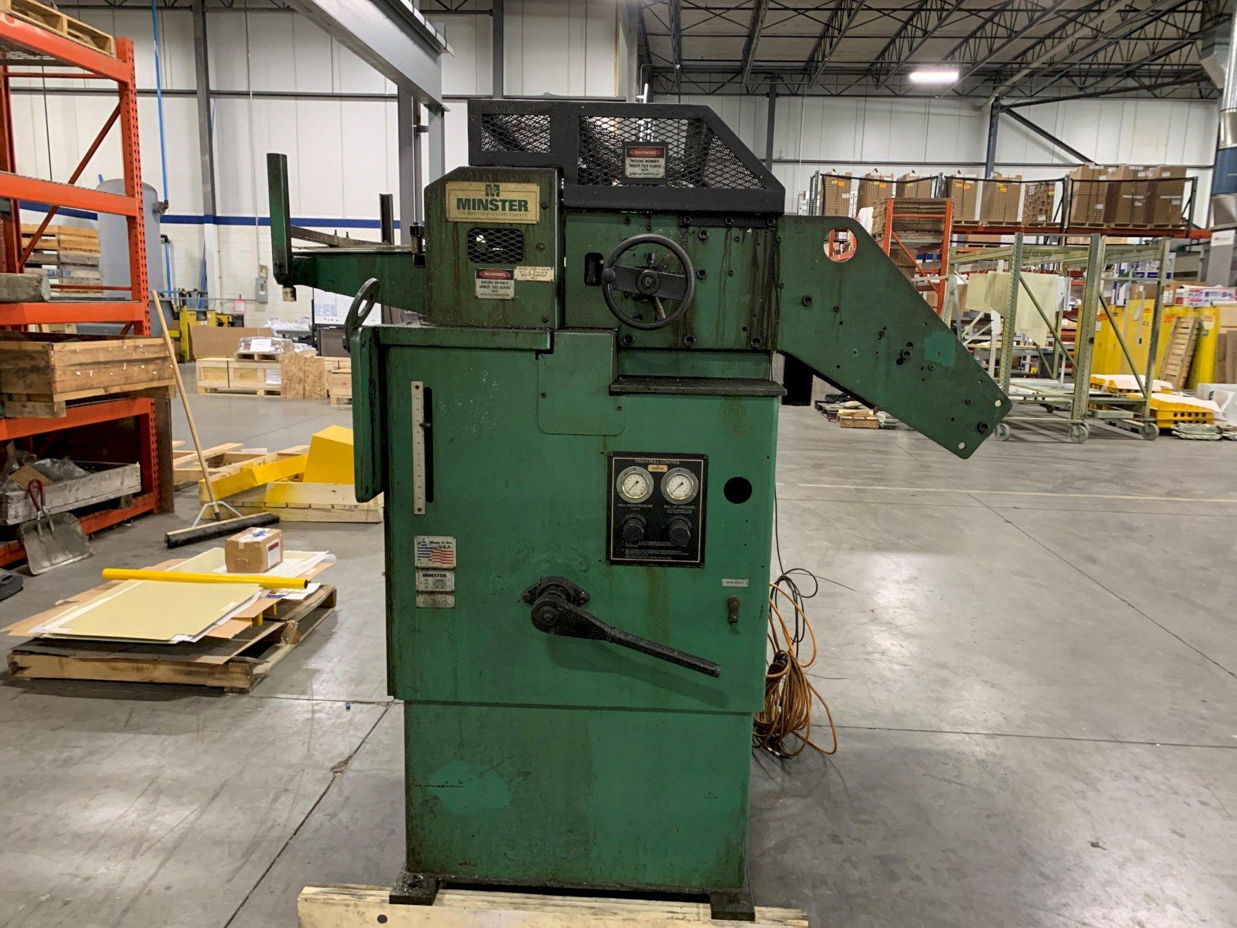 32" x .11" Minster #MEF5-32, servo feeder, 5" feed roll, entry cascade loop support rollers, adj passline - Image 2