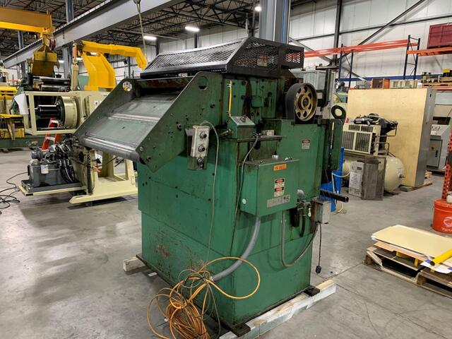 32" x .11" Minster #MEF5-32, servo feeder, 5" feed roll, entry cascade loop support rollers, adj passline - Image 3